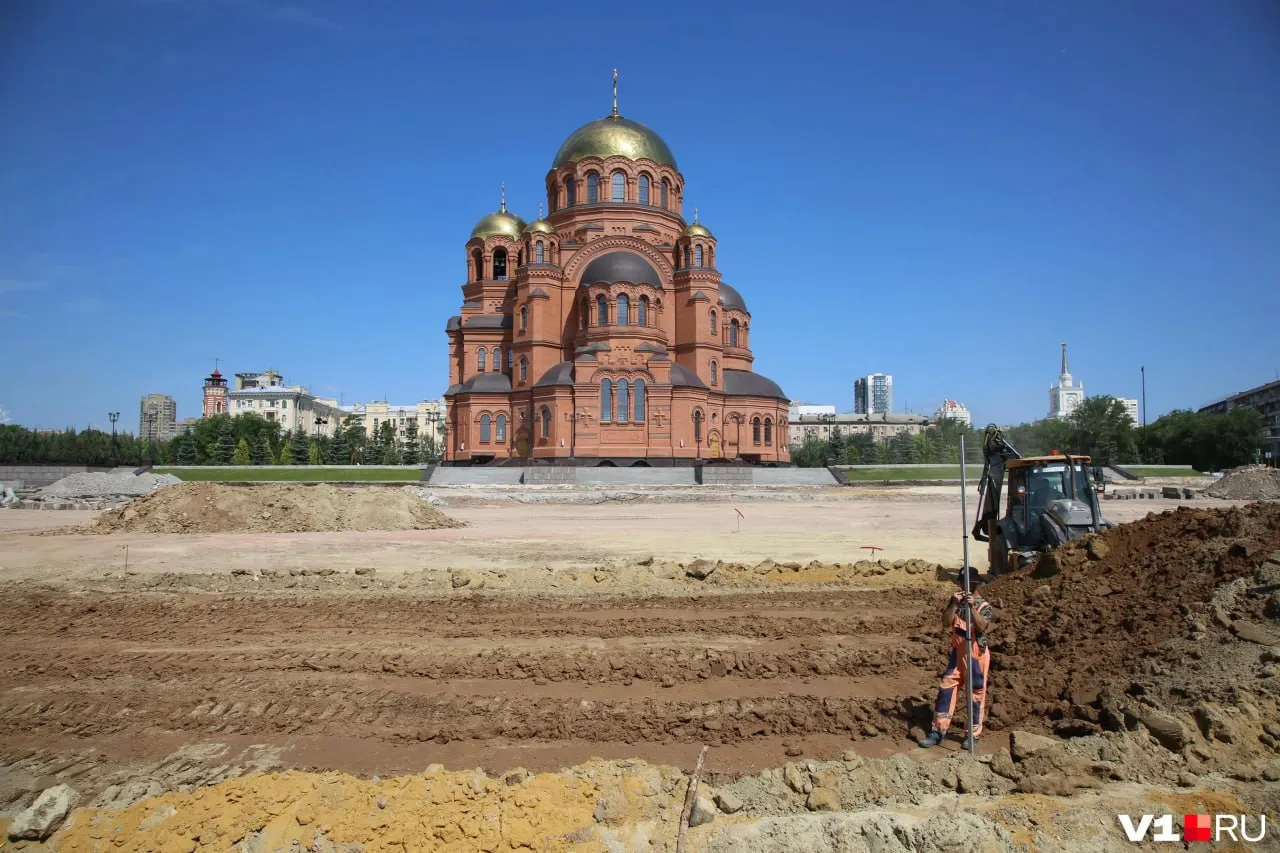 Председатель регионального отделения общества охраны памятников заявил, что тяжёлая техника работает на территории памятника федерального значения и документы по сохранности объектов либо отсутствуют, либо не были согласованы.