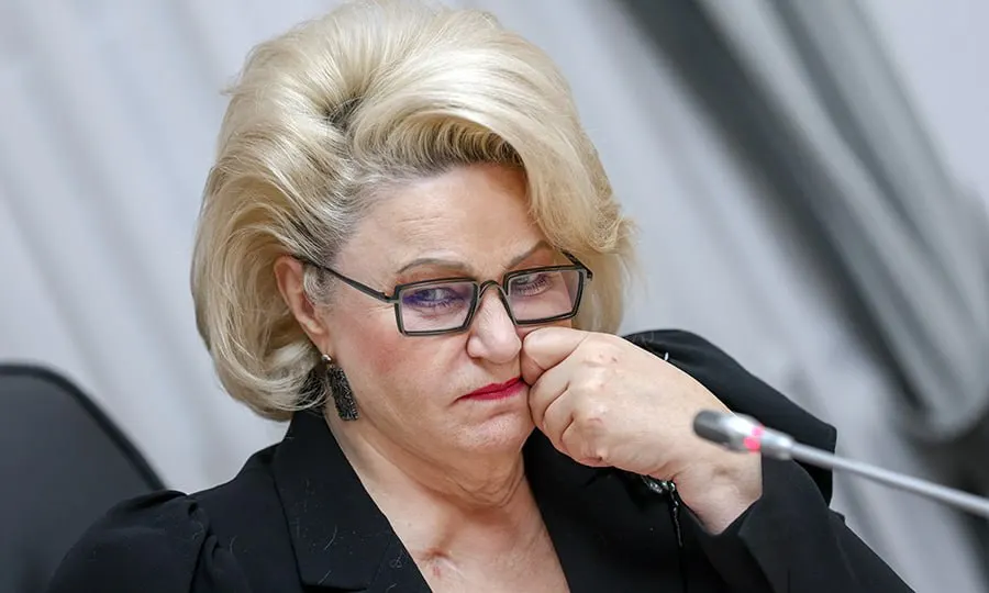 Депутат призвала Роскомнадзор и Минцифры использовать механизмы замедления интернет‑сервисов для контроля времени, которое дети проводят в онлайн‑играх, и усилить защиту несовершеннолетних в виртуальной среде.