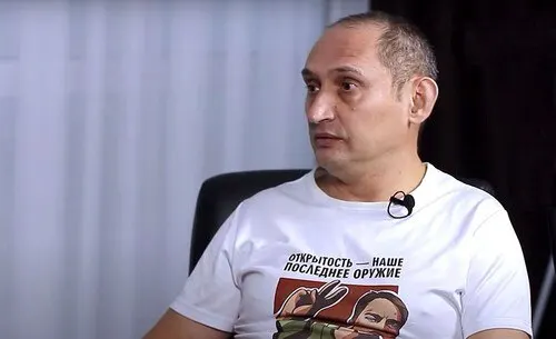 Пенсионера обвиняют в неисполнении обязанностей иностранного агента (ч. 2 ст. 330.1 УК РФ). Вотановский известен учётом погибших в ходе СВО на Кубани и публикациями о могилах бойцов.