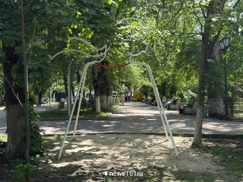 На&nbsp;Пушкинской площади установили арт‑объект «Сердце матери»