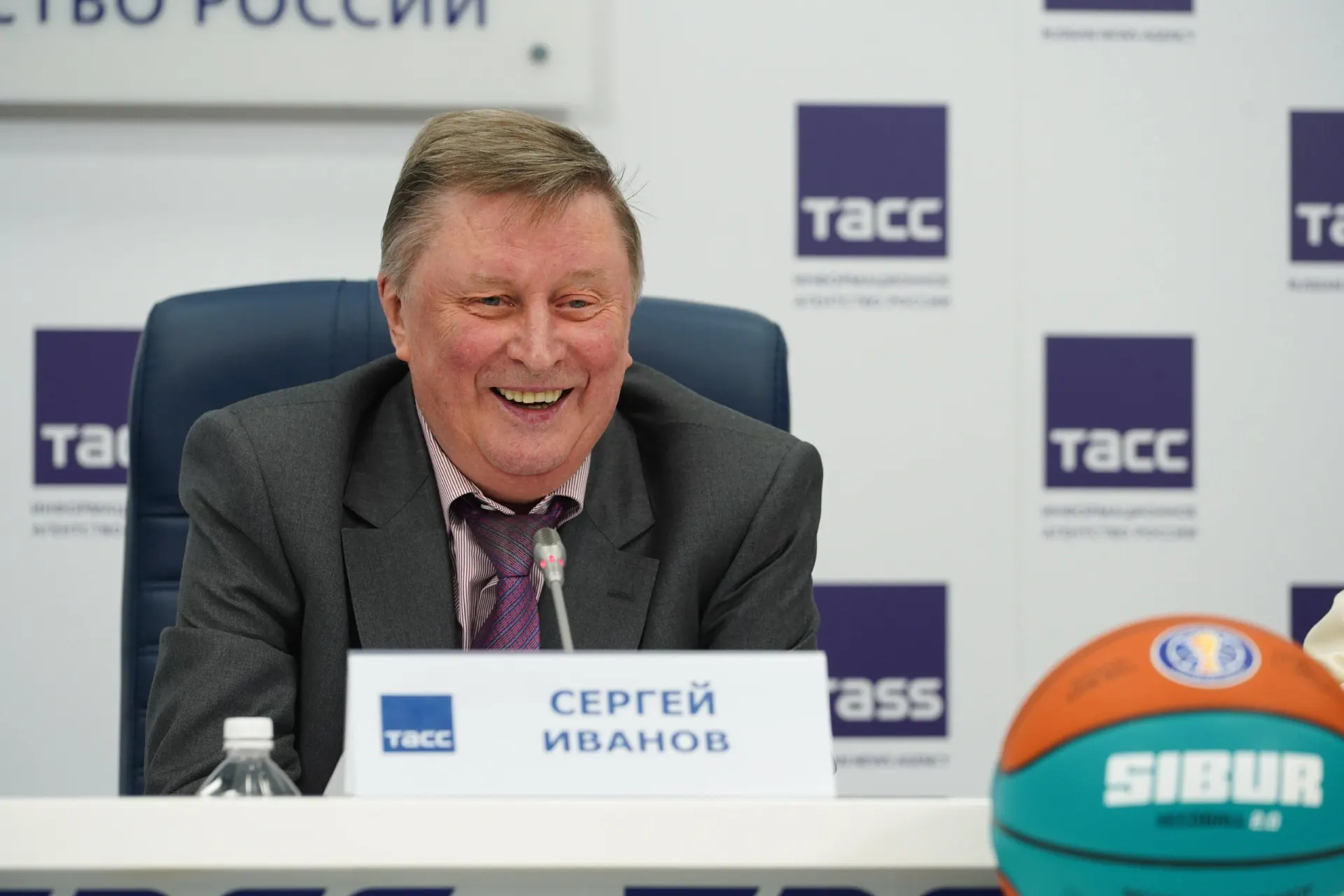 Близкий друг сообщил, что общался с Ивановым всего за три дня до его смерти. Официальных комментариев и подробностей пока не поступало.