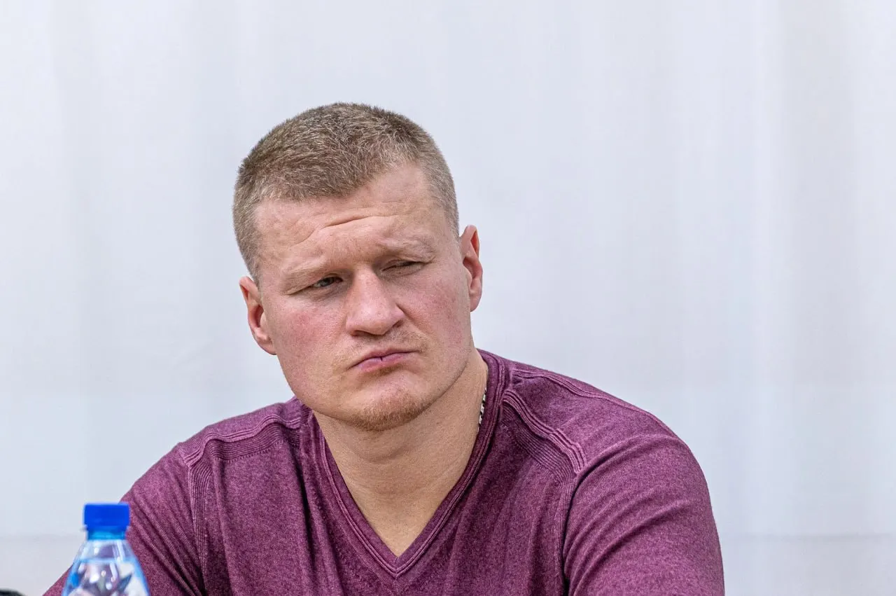 Чемпион проведёт занятия для подростков, занимающихся боксом и единоборствами, а затем состоится общая встреча со спортсменами Александром Поветкиным и Сергеем Харитоновым.