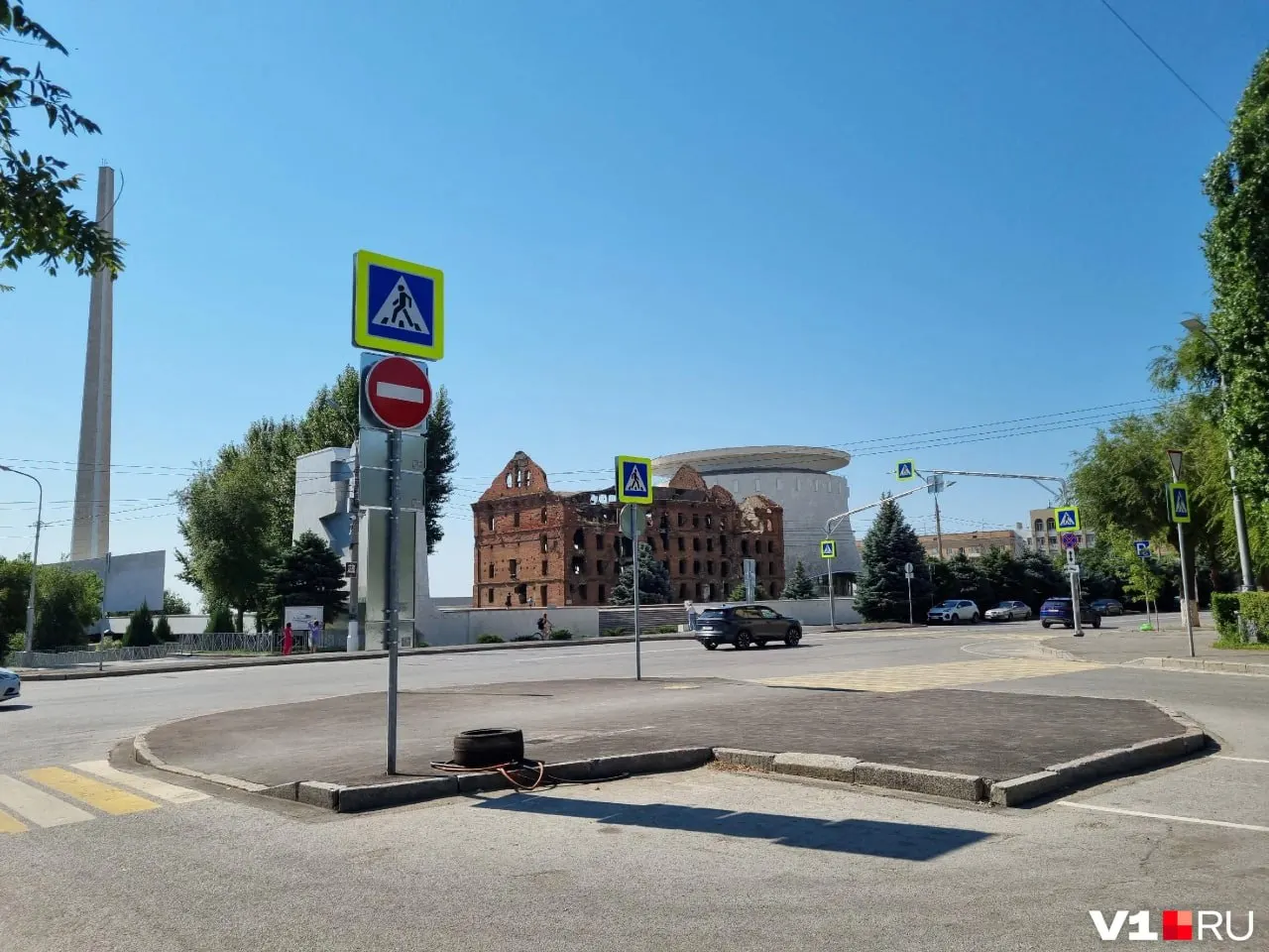 Общественник Валерий Котельников заявил, что на исторической улице Советской вводят платную парковку без обязательной историко‑культурной экспертизы, что может повредить объектам наследия.