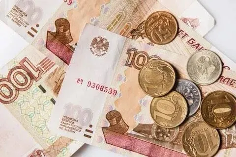 Мужчина записался на диспансеризацию через сайт медицинской организации, после чего мошенник, представившись сотрудником ФСБ и Росфинмониторинга, под угрозой уголовного преследования вынудил перевести 2 865 000 рублей; по факту возбуждено уголовное дело о мошенничестве.