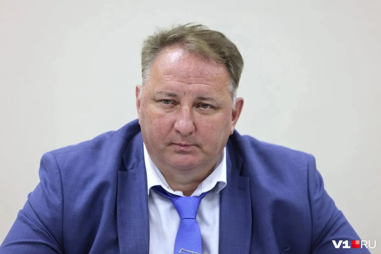 Руководитель Центра организации дорожного движения Волгограда рассказал о доходах от парковок, расходах на их содержание и снижении количества штрафов с 5 до 3 на одно парковочное место.