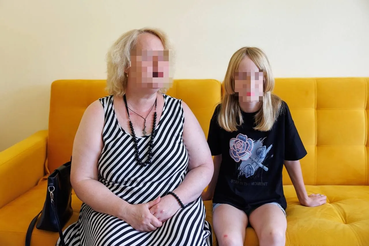 Женщина заявила, что дочь год подвергалась буллингу в классе — от изоляции и побоев до полового домогательства с фразой «Тебя в казино проиграли». В школе утверждают, что произошла иная ситуация, проводится проверка.
