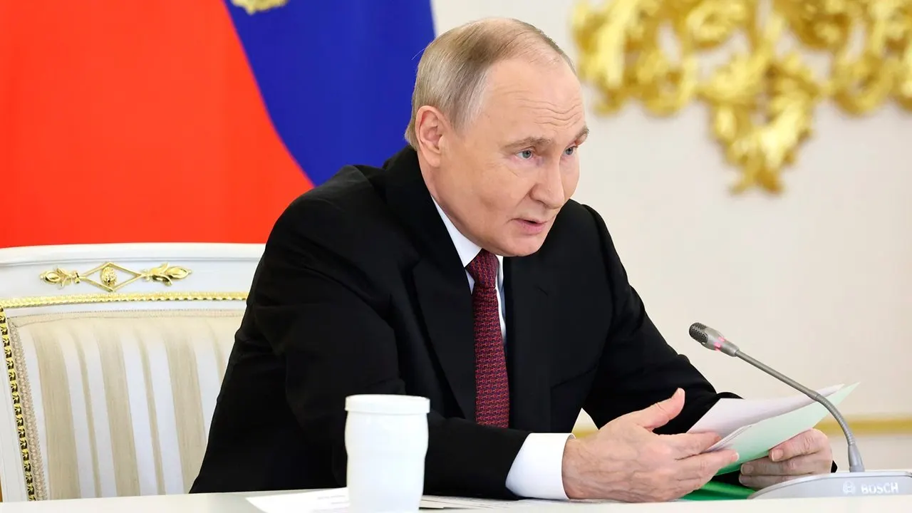 Президент отметил, что экономика России по паритету покупательной способности занимает 4-е место в мире и лидирует в Европе; темпы роста превосходят средние показатели ЕС.