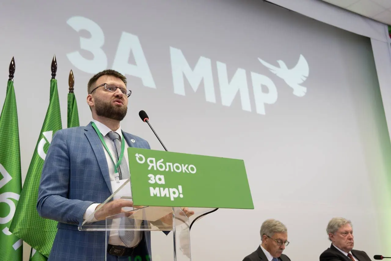 Минюст оставил за Владимиром Дороховым статус «иноагента», сославшись на «ведение политической деятельности» — от поздравления председателя партии до участия в видеоролике и возложения цветов.