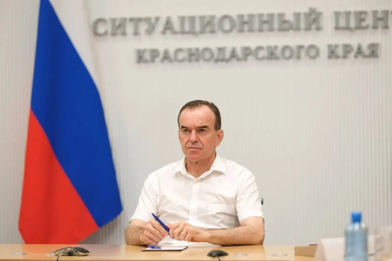 Вениамин Кондратьев обратился в Правительство России с просьбой увеличить ежемесячные поставки дизеля и бензина для аграриев Краснодарского края — дополнительные объёмы нужны для уборки урожая и послеуборочных работ. В ряде районов ситуация с поставками остаётся напряжённой.
