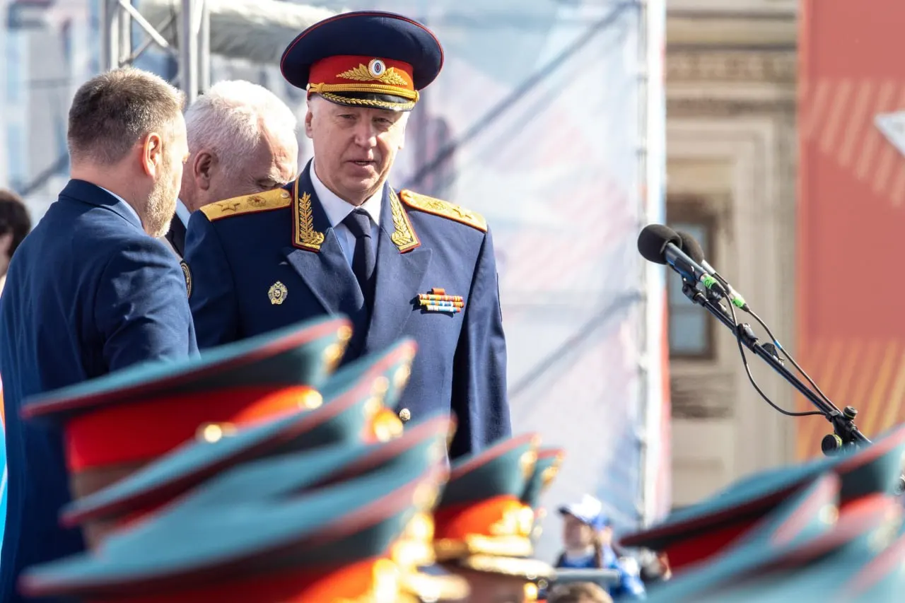 Инцидент произошёл днём 2 июля на улице Набережной в городе Волжском; расследование находится под контролем руководства Следственного комитета.