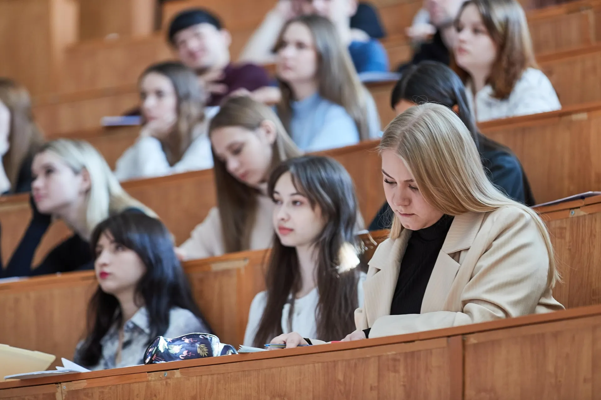 По новым правилам выпускники целевого обучения вместо штрафов должны будут компенсировать затраты, а при нарушении условий их могут отчислить в любой момент.