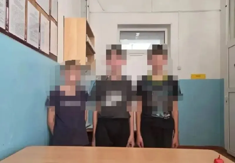 В Гулькевичском районе полицейские обнаружили троих мальчиков 14, 12 и 16 лет на берегу пруда в селе Соколовское. Противоправных действий не зафиксировано, детей вернули родителям.
