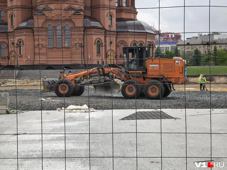 Прокуратура начала проверку из‑за заключения субподряда с единственным участником аукциона и срыва сроков работ на центральной площади города.