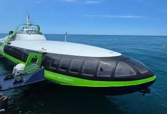 Скоростное судно на подводных крыльях будет курсировать между федеральной территорией Сириус и Сочи четыре раза в неделю, чтобы упростить перемещения между курортными зонами.