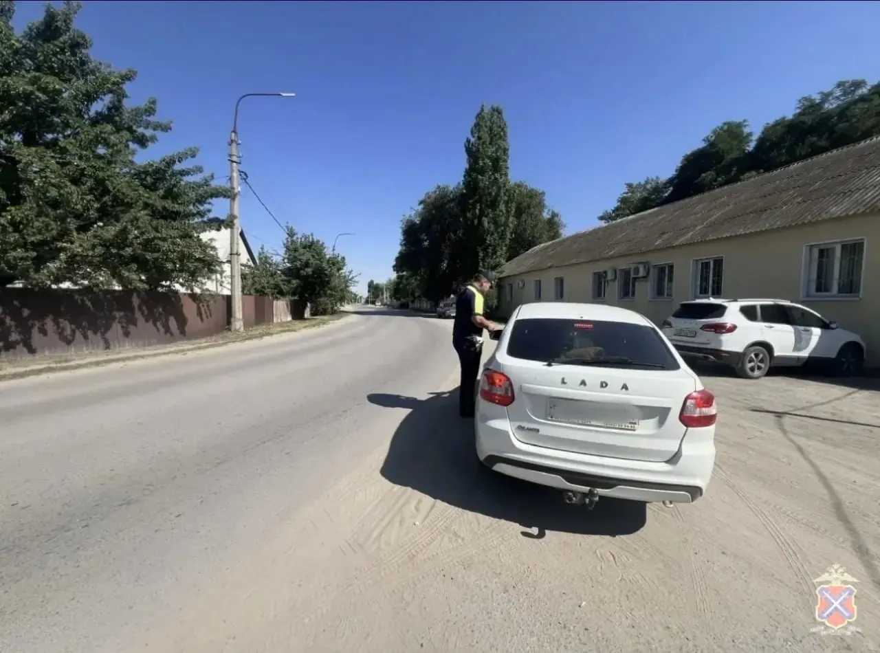 Рейд начался в Калачевском районе: правоохранители проверяли документы и места проживания, зону проверок намерены расширить на другие муниципалитеты области.
