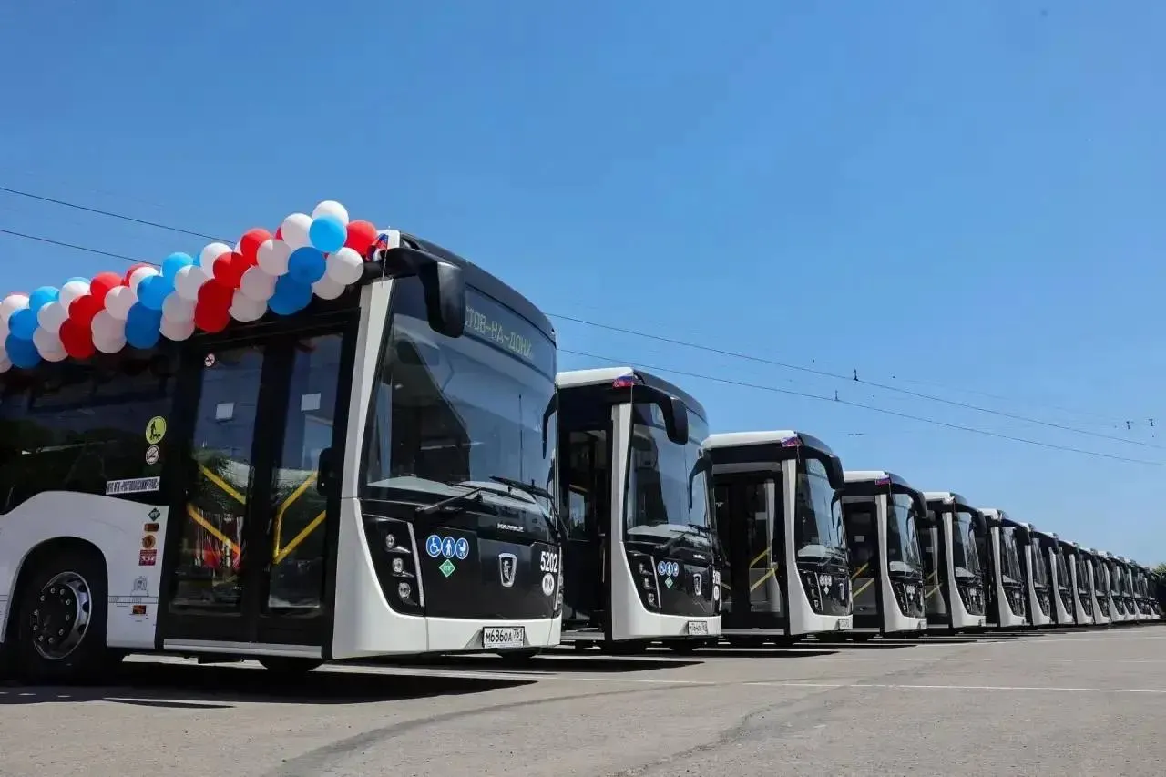 В 2027 году регион получит 642 млн рублей федеральных средств на закупку 112 автобусов; более 1,2 млрд рублей добавят из областного бюджета и других источников для обновления городских и межмуниципальных маршрутов.