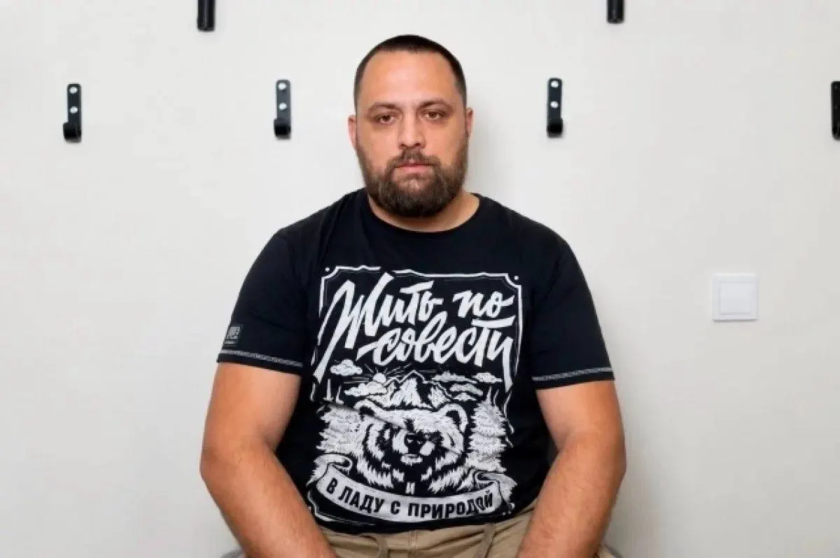 Ветеран СВО Александр Воевода, остановивший нападавшего с мачете в торговом центре, направил часть полученной премии на поддержку сослуживцев в зоне боевых действий.