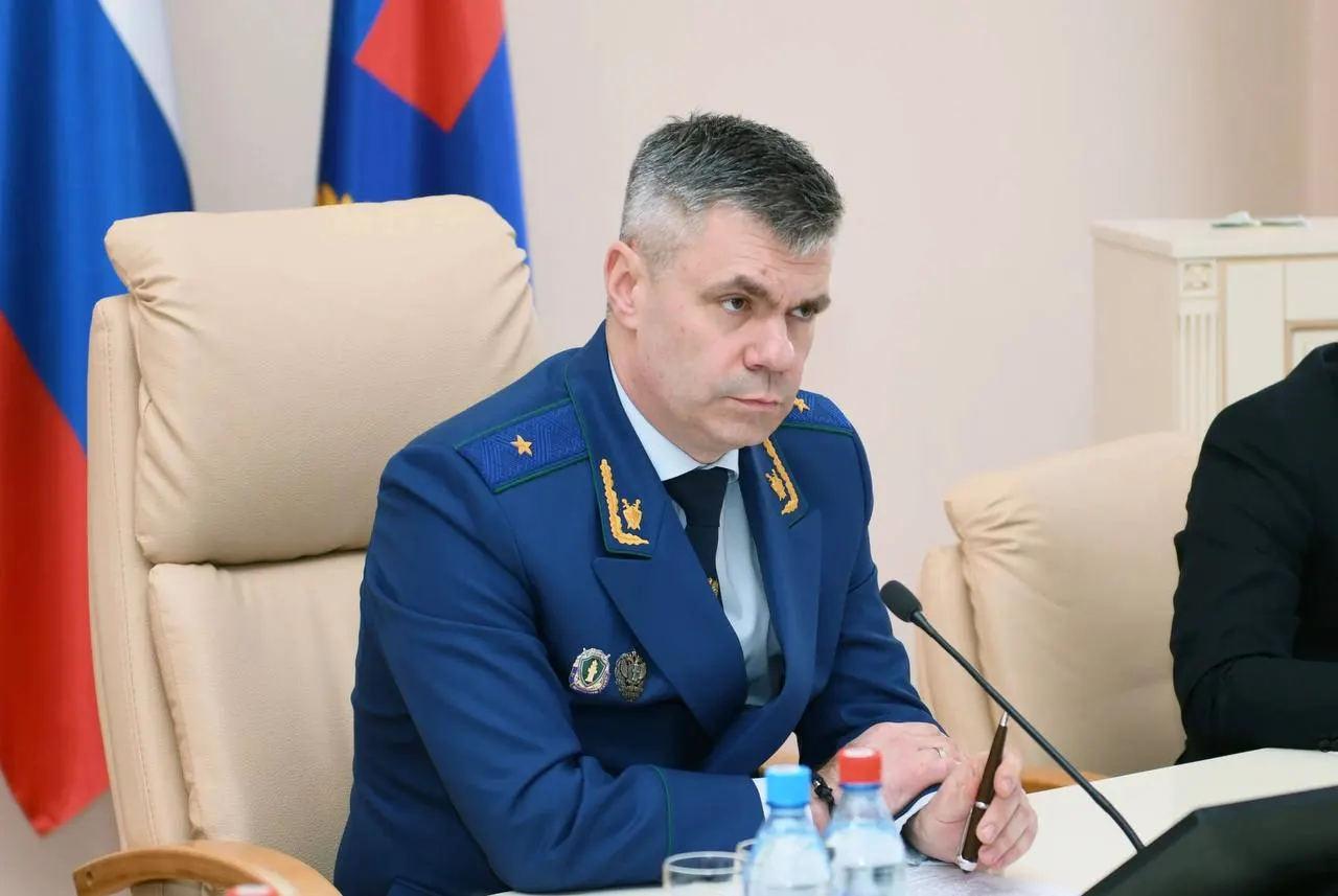 Государственный советник юстиции 3 класса Виктор Винецкий с 27 июля 2026 года назначен прокурором Краснодарского края. Ранее он занимал пост первого заместителя прокурора Санкт-Петербурга и руководил отделами прокуратуры в разных регионах.