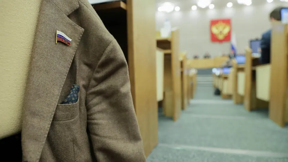 Правительство одобрило инициативу, которая отменяет наказание за отсутствие или несвоевременную подачу деклараций региональными парламентариями. Ведомства поддержали проект с замечаниями и потребовали доработки.