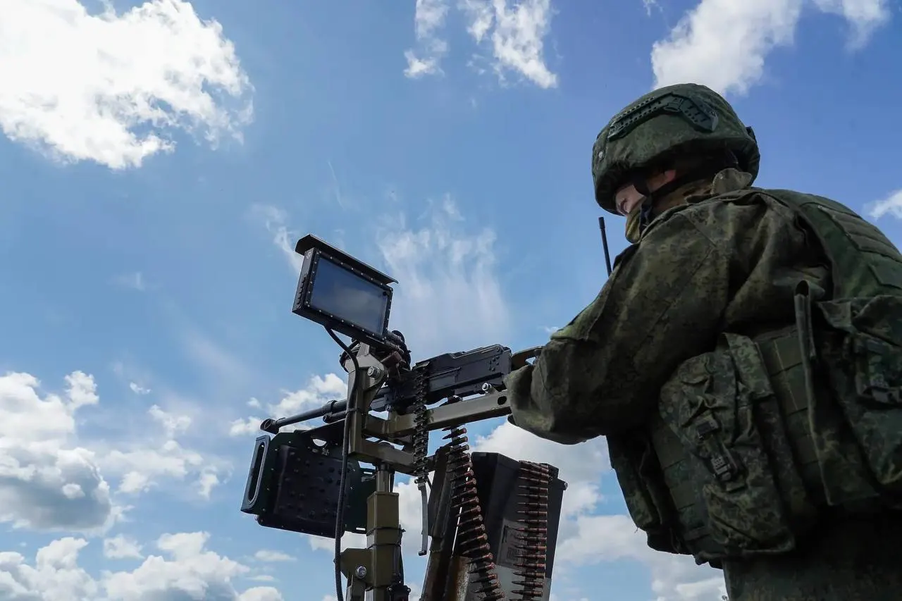 В крае планируют сформировать мобильные огневые группы из сотрудников предприятий: они заключат контракт с Минобороны, останутся на местах и получат ежемесячно по 50 тысяч рублей.