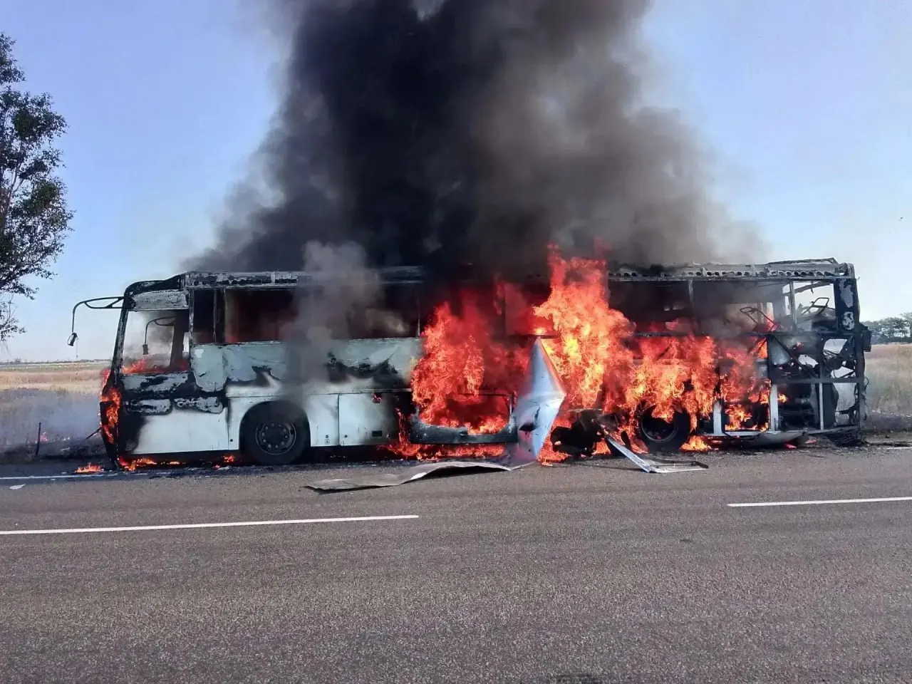 В салоне автобуса находились 11 человек — пострадавших нет.