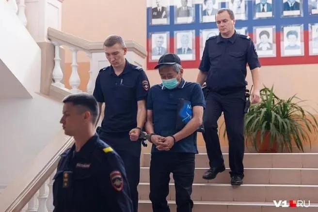 Волгоградский мужчина, осуждённый на 11 лет колонии строгого режима и оштрафованный на 5 млн рублей за гибель многодетной матери в ДТП, направил жалобу в Верховный суд после того, как апелляция оставила приговор в силе.