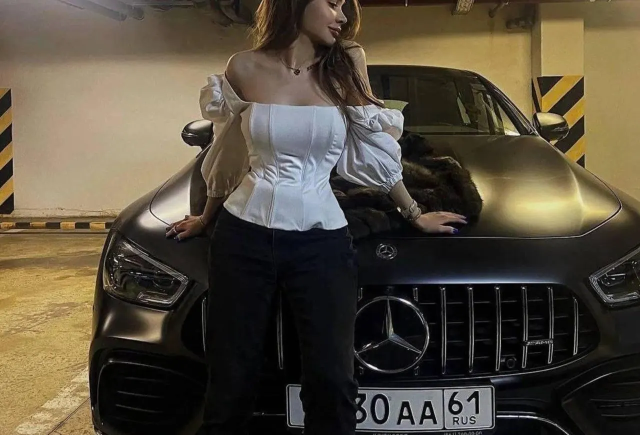 Анастасия, виновница осеннего наезда на дом под Таганрогом, покинула реабилитационный центр сразу после приезда; по словам очевидцев, она утверждала, что её удерживают.