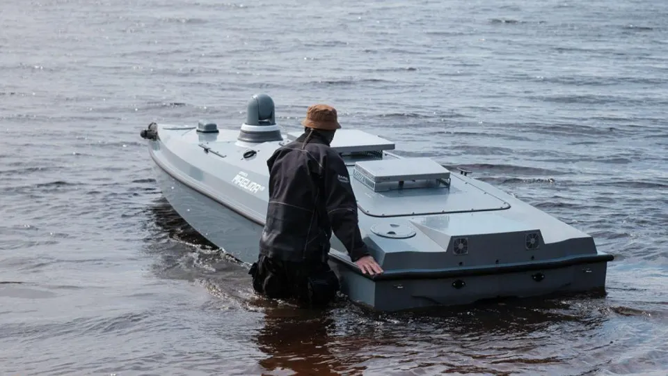 Американо‑украинское соглашение предусматривает сборку катеров‑дронов Magura на заводах в Орегоне и Южной Каролине; производство обещают расширить до сотен и тысяч машин в год, а Киеву передадут технологии и боевой опыт.