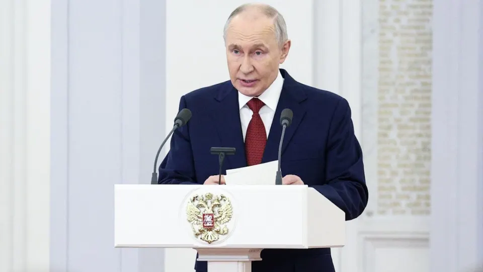 Президент заявил, что при формировании бюджетов на 2027–2029 годы приоритет будет отдан укреплению обороны. Ожидается рост военных расходов, возможны секвестр гражданских статей и привлечение дополнительного долга; это повлияет на финансирование социальных направлений и налоговую нагрузку.