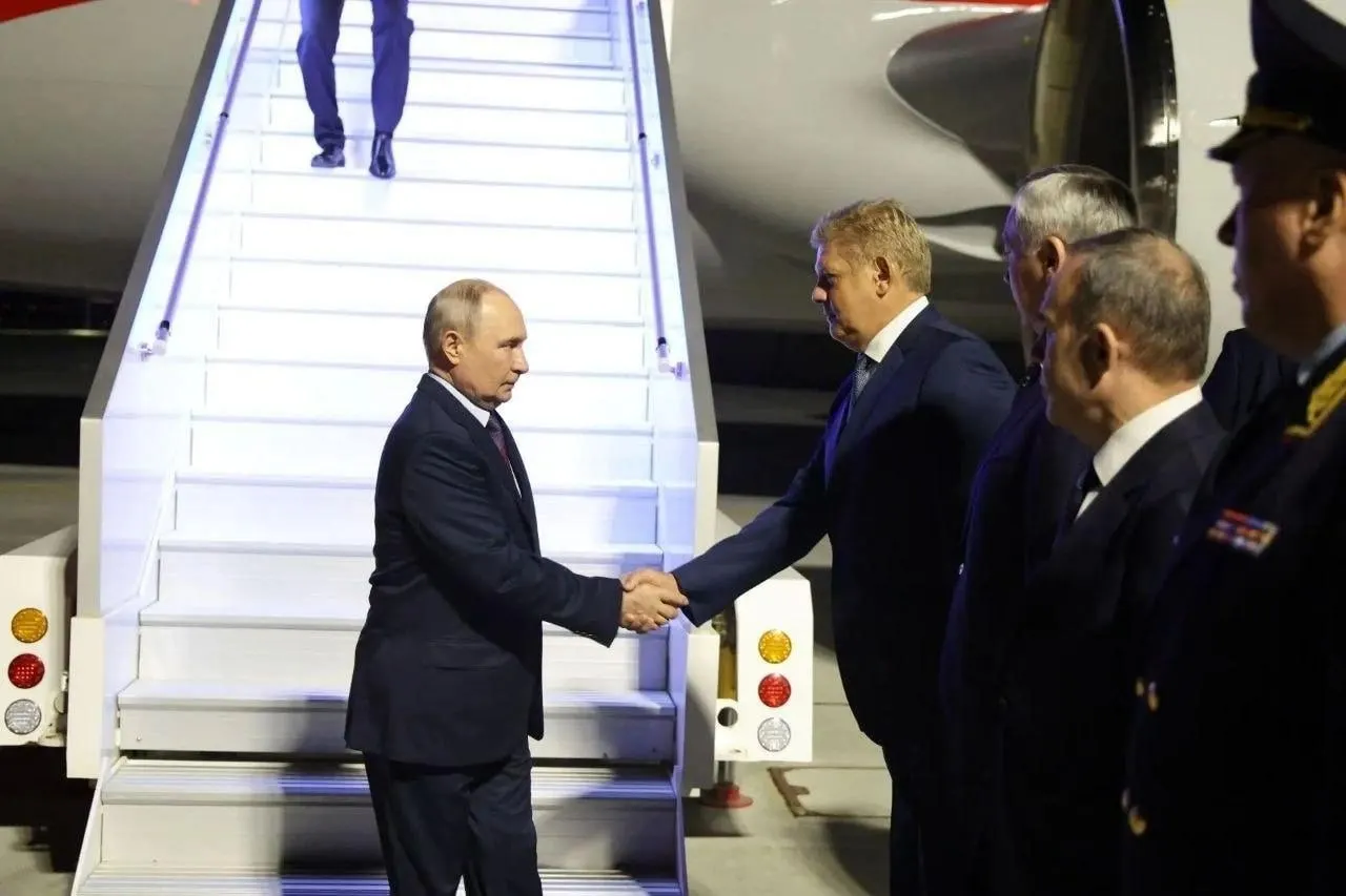 Президент посетил Новосибирск для открытия СКИФа — Сибирского кольцевого источника фотонов.