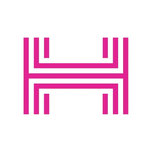 Генпрокуратура объявила HRF нежелательной и обвиняет фонд в дискредитации армии и содействии санкциям США; в 2024 году его возглавила Юлия Навальная.