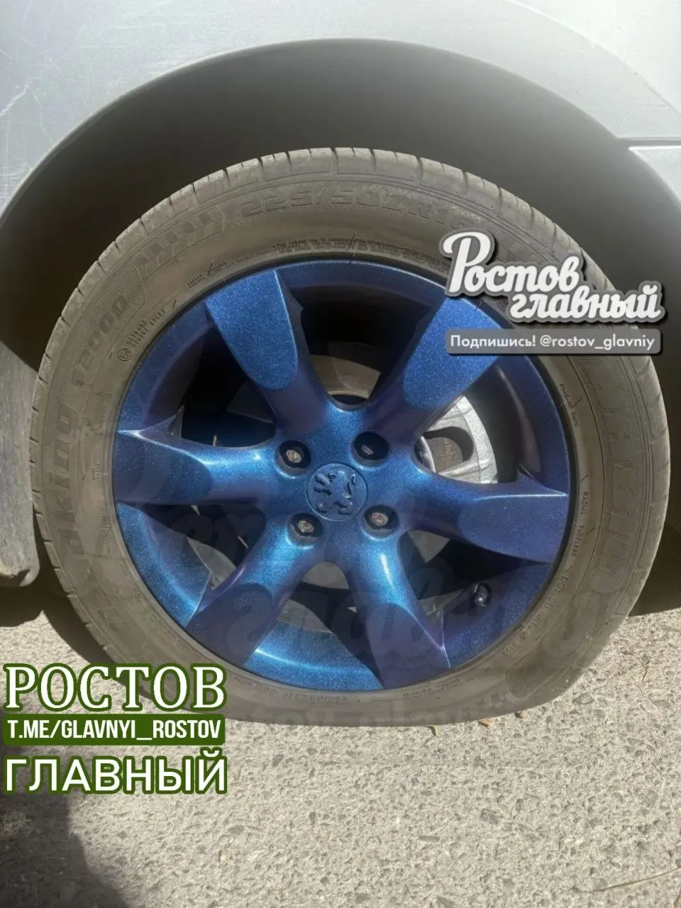 Утром 31 августа в Ростове-на-Дону зафиксирован инцидент: 19-летняя девушка повредила колёса нескольким автомобилям в районе Текучева. Подобные эпизоды зафиксировали в парке 8 Марта и на 9-й улице, что вызвало тревогу местных жителей.