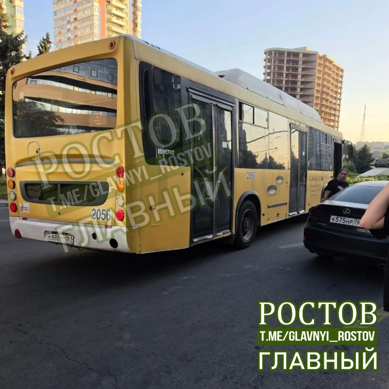 Сообщение о том, что водитель маршрута 40 высадил пассажиров и уехал, не вернув деньги и не выдав квитанций.