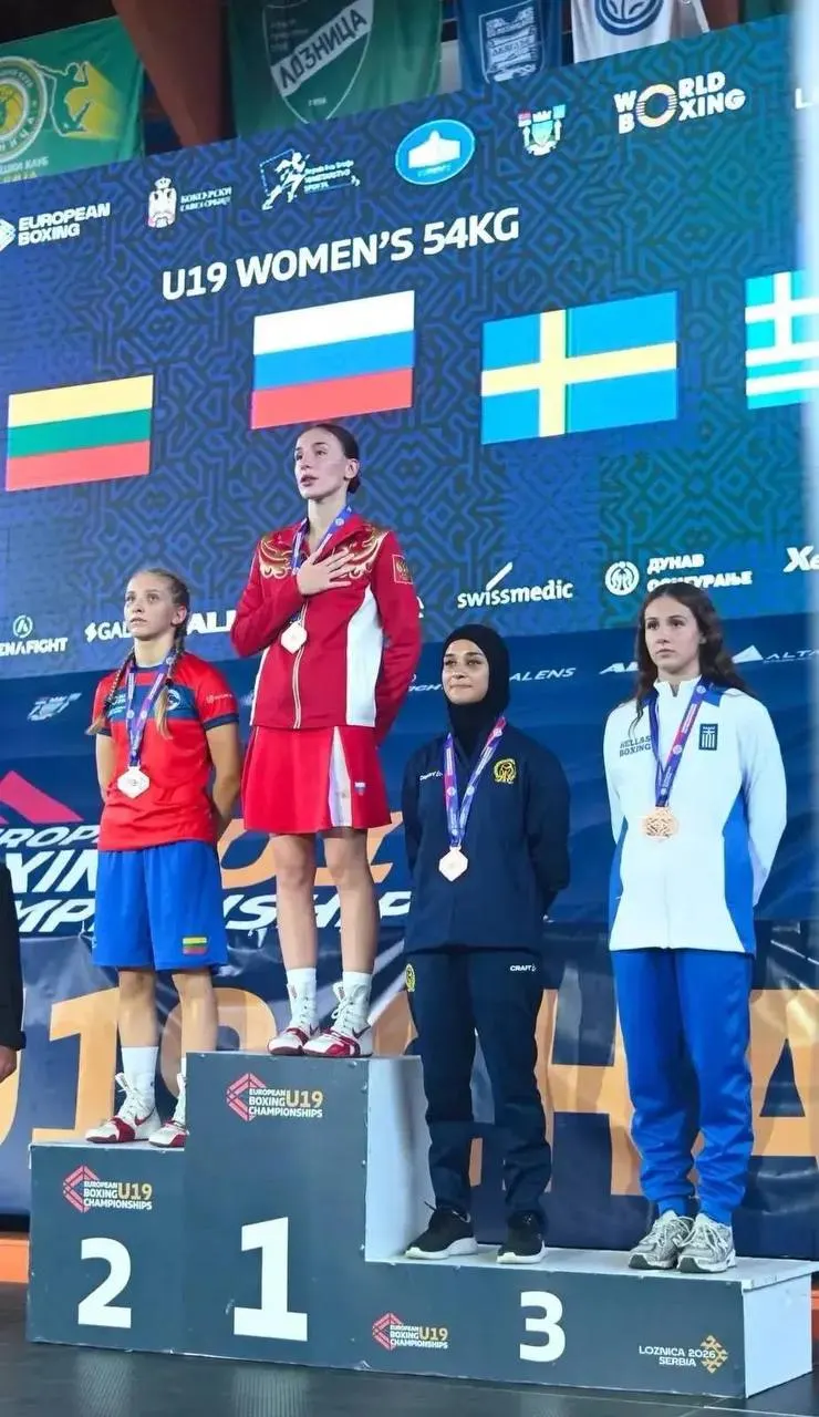 Кристина Борисенко выиграла золото в весе до 54 кг, а Бэлла Зуева — в весе до 65 кг, на первенстве Европы, прошедшем в Лознице, Сербия.