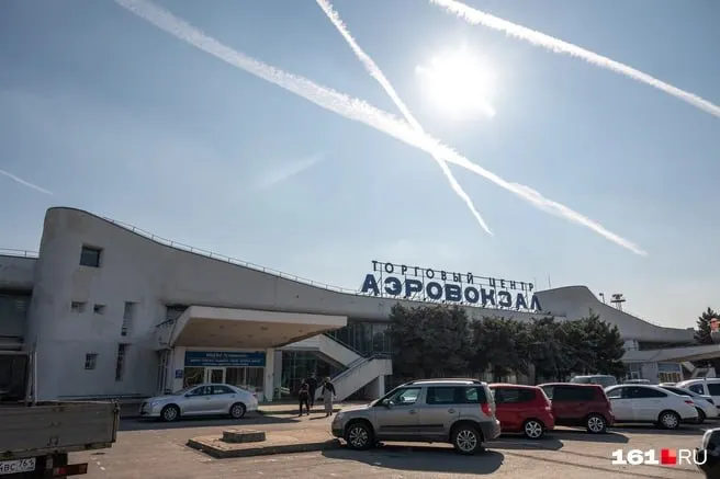 Госэкспертиза не пропустила проект поликлиники и женской консультации на месте старого аэропорта; здание станет выше и рассчитано на 1000 посещений в смену.