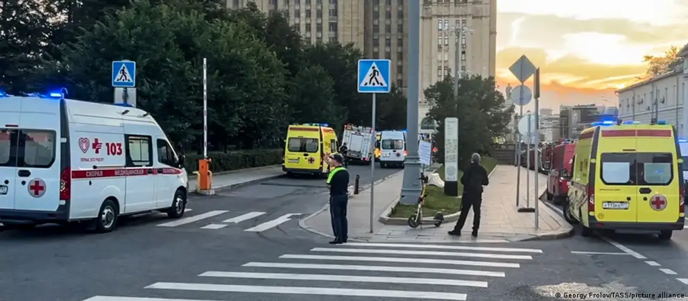 Вечером 1 августа на Кудринской площади в центре Москвы прогремел взрыв у ресторана Balzi Rossi. Погибли несколько человек, следствие рассматривает версию покушения на главнокомандующего ВКС Александра Чайко; возбуждено дело по статье о терроризме.