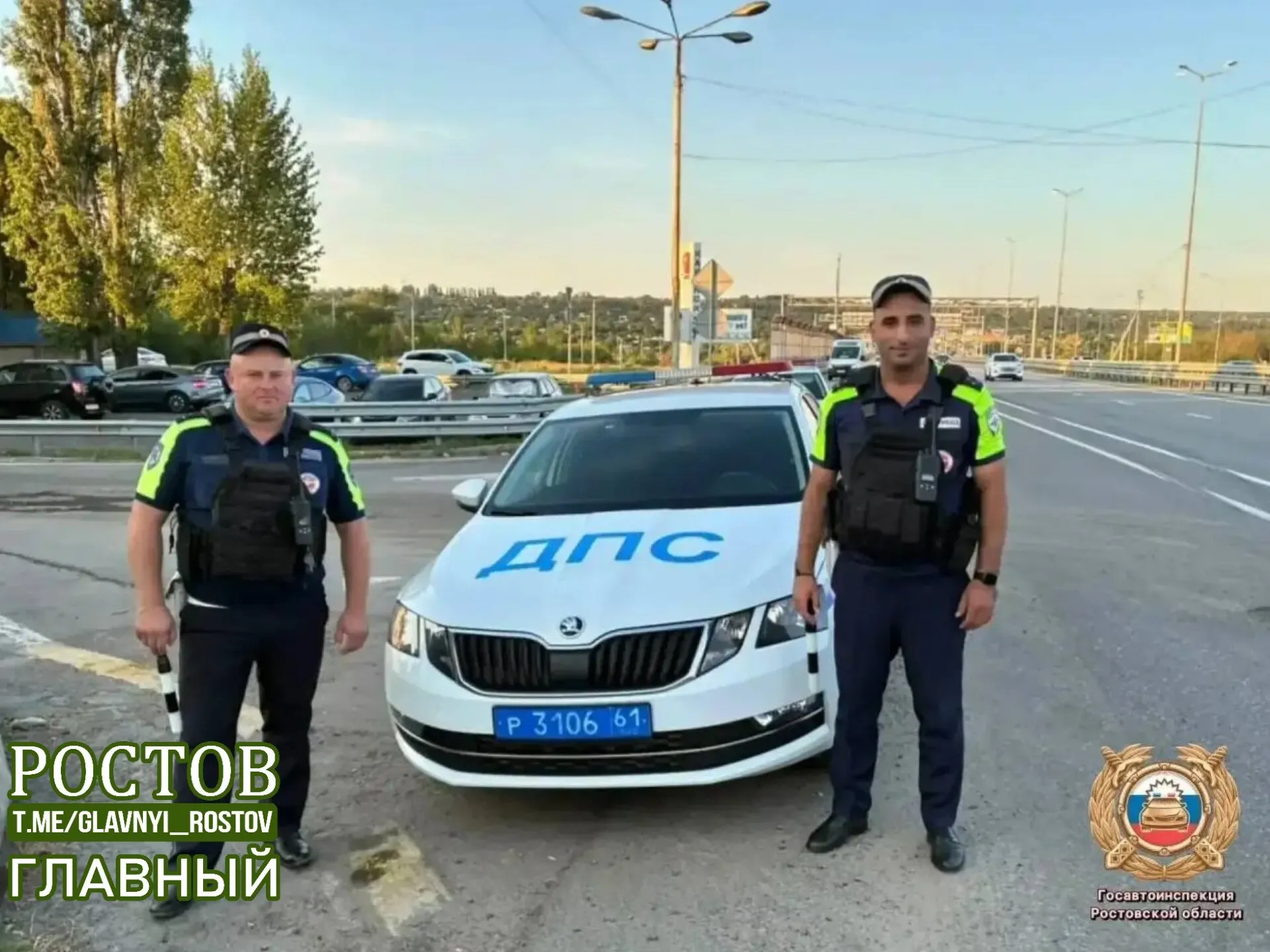 На 931-м километре федеральной автодороги сотрудники ДПС помогли ребёнку оказаться в безопасности и передали её медикам.