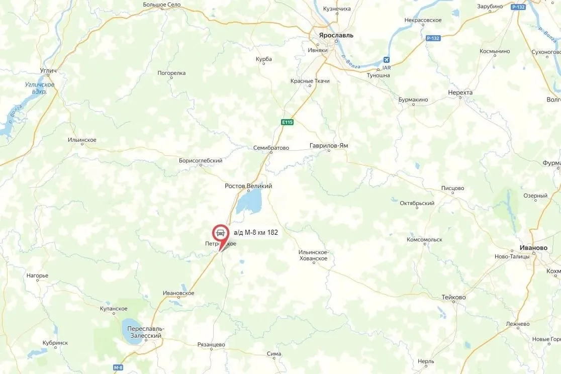 С 13 августа на участке М-8 вводятся ограничения для всех видов транспорта; на 182‑й километр трассы будет обновлено мостовое полотно через реку Печегду, движение в реверсивном режиме у поселка Петровское.