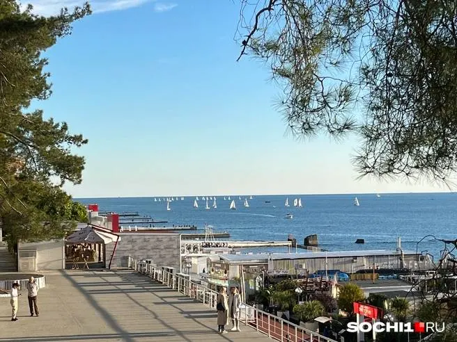 В морпорту Сочи запланированы три плановые учебные стрельбы. Перед каждой из них будет включено речевое оповещение — жителей и посетителей порта просят сохранять спокойствие.