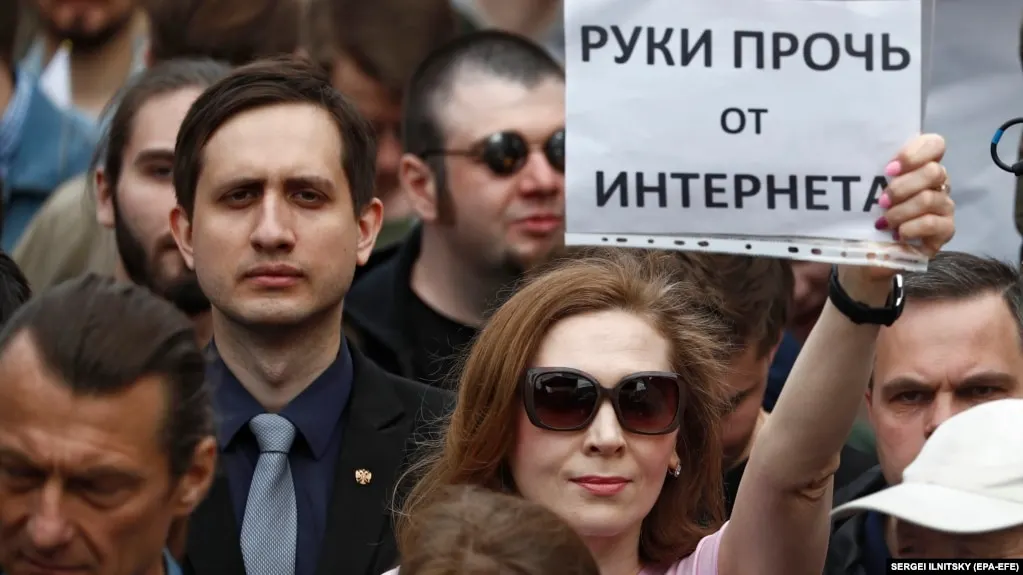 В России нарастает давление на VPN и сервисы обхода блокировок. Эксперты предупреждают о возможности повторных атак и появления новых адресов.