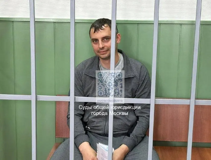 Бывшего вице‑губернатора Краснодарского края осудили за взятку; позже он исчез в зоне боевых действий. Расследование затрагивает связи с подрядчиками и контракты, а также последующую службу в Минобороны.