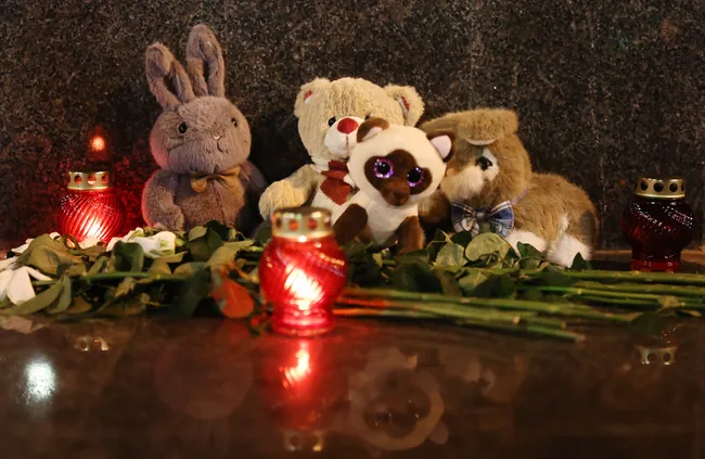 На курорте Архипо‑Осиповка Краснодарского края произошла атака дронов: погибло семь человек, около сорока ранены. Работы спасателей продолжаются, идут консультации с регионами.