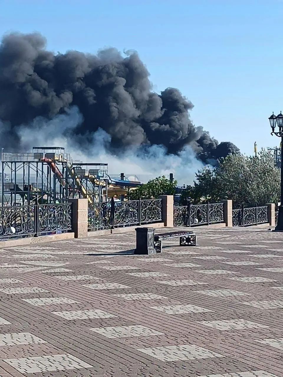 В Ейском районе Краснодарского края после удара беспилотников погибли двое детей; ещё двое взрослых госпитализированы. Причины инцидента устанавливаются.