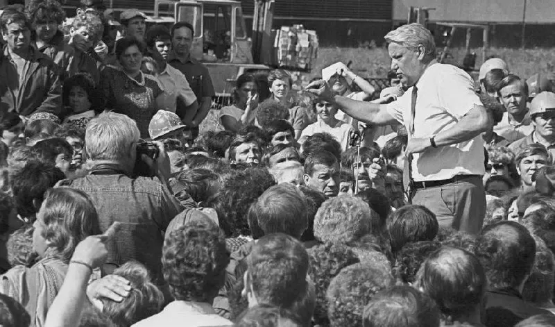 О событиях августа 1990 года, когда лидер страны говорил о суверенитете автономий и начале перехода к новой конфигурации федерации.