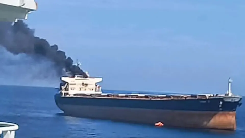 Региональная хроника: серия атак беспилотников в Черном море у Новороссийска привела к пожару на балкере и новому инциденту с греческим судном; обсуждаются последствия для поставок нефти через трубопроводный консорциум.
