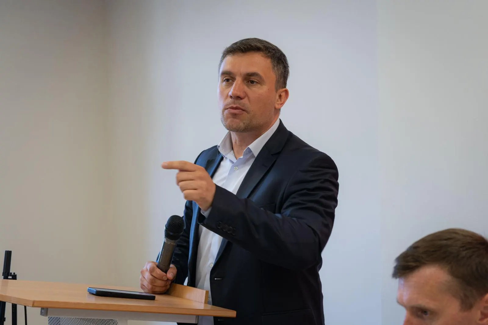 КПРФ сняли с выборов кандидата Николая Бондаренко из‑за штрафа за демонстрацию экстремистской символики.