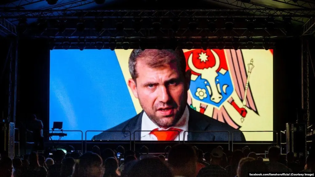 Утечка документов демонстрирует, что связанная с Кремлём платежная компания A7 организовала масштабную схему по подделке документов и вывела через банки по миру почти 7 млрд долларов в обход санкций. Основатель проекта Илан Шор позиционировал фирму как альтернативу системе SWIFT.