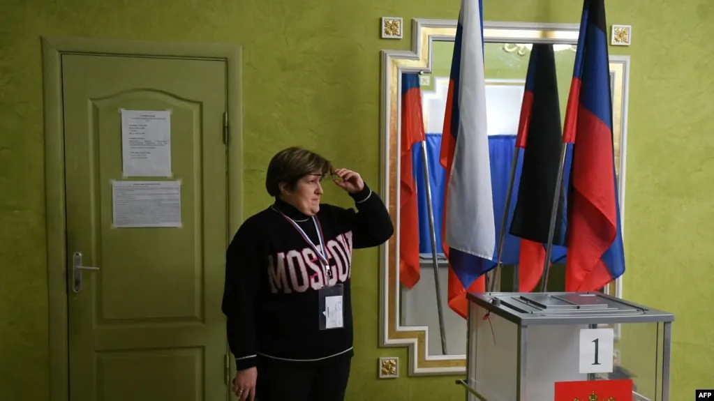 Сообщается о давлении на сотрудников бюджетной сферы в разных регионах: принуждение к голосованию через ДЭГ, смена избирательного участка и другие формы давления.