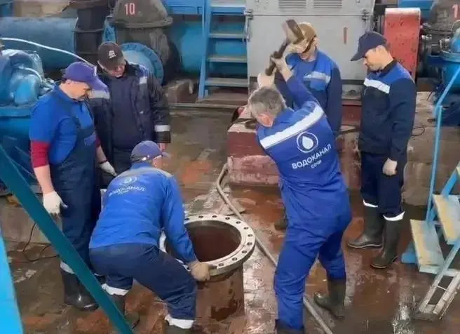 Из-за ремонтных работ на аварийном водоводе в центре Сочи водоснабжение ограничено на 25 улицах.