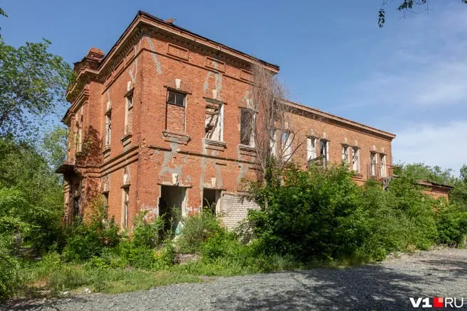 В городской области Волгограда рассматривается план приватизации здания бывшего училища в поселке Сарепта; документ размещён на сайте городской думы.